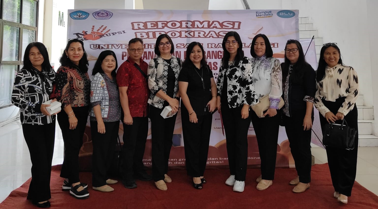 Dosen Sastra Indonesia Mengikuti Kegiatan “Pencanangan Pembangunan Zona Integritas” Dosen Sastra Indonesia Mengikuti Kegiatan “Pencanangan Pembangunan Zona Integritas”